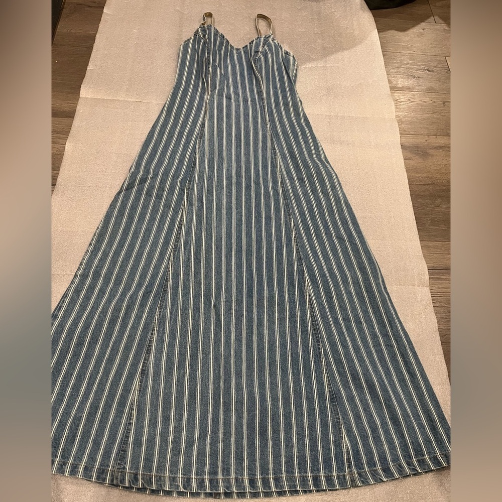 [Sz5/US:XS]DK Fish Spaghetti Striped Blue and White Maxi Denim Dress